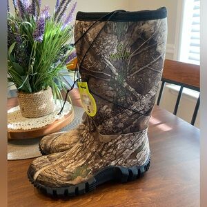 Magellan Outdoors Boys' Field Boot III Waterproof Hunting Boots size 5 youth